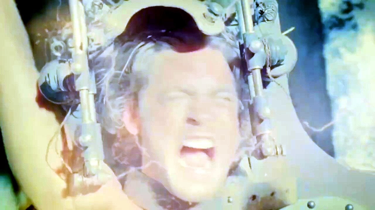 The Van Helsing (2004) thriller horror movie story explained in Hindi Urdu. The American thriller Horror film “Van Helsing” story summarized with a full ending in हिन्दी explanation.