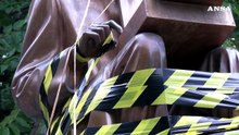Milano, blitz ecologista contro statua di Montanelli: avvolta con nastro giallonero