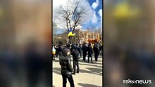 Ucraina, la protesta dei cittadini di Kherson contro i russi