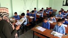 A Kabul i bambini tornano a scuola con i talebani al potere
