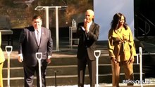 Obama e Michelle a Chicago posano la prima pietra del Presidential Center
