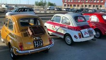 Le mitiche Fiat 500 fanno tappa a Porto Torres