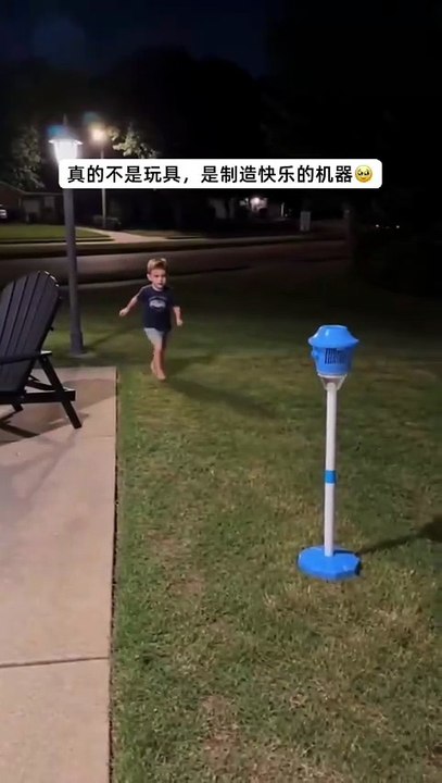 Glow Bubble Streetlight Machine – Magical Music Bubble Maker for Nights & Camping ✨