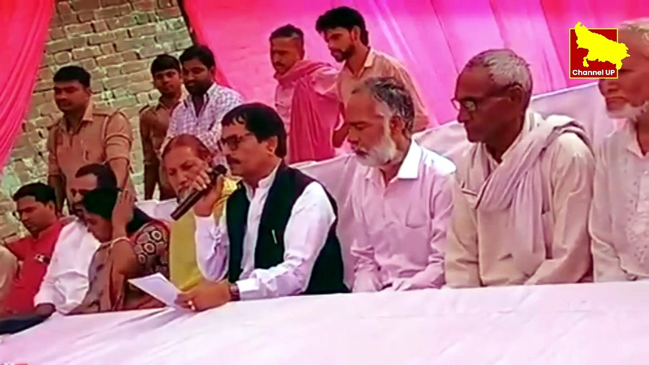 Barabanki: सपा विधायक के कार्यक्रम में जवान से मारपीट का आरोप, भड़कीं पूजा पाल | Channel UP