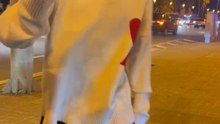 Recién salido del Camp Nou, Lamine sube a su Instagram este vídeo con un fan en las calles de Barcelona