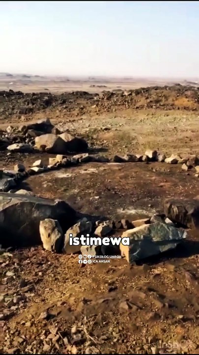 Makam Siti Aminah Ibunda Rasulullah SAW yang terlihat sangat sederhana
