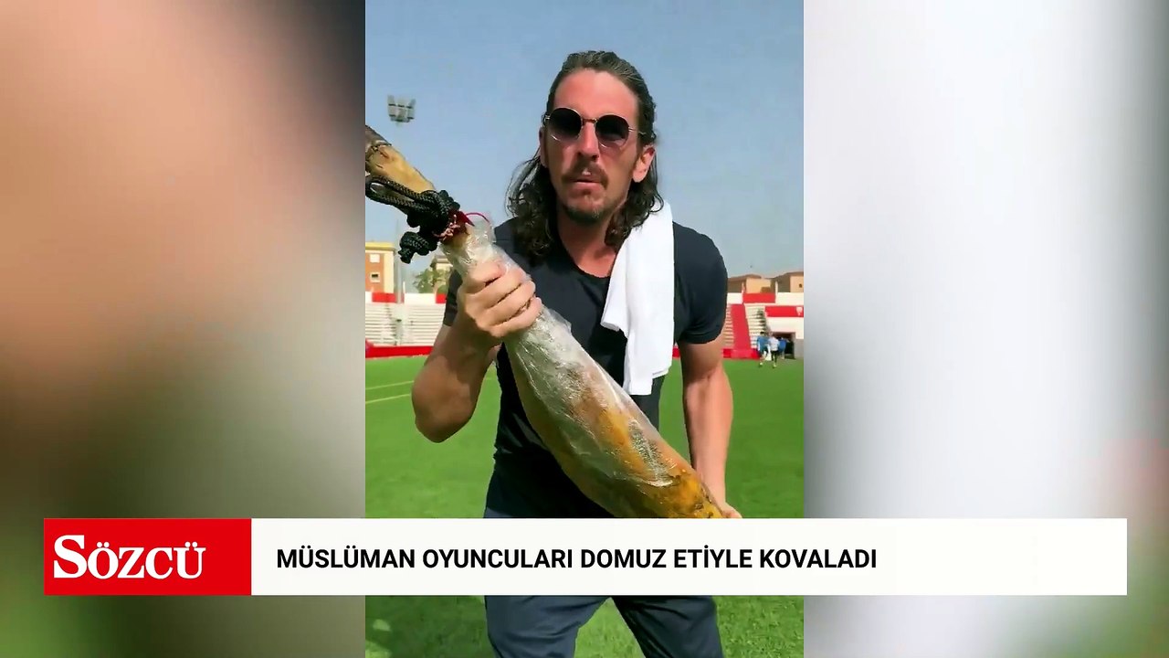 Müslüman oyuncuları domuz etiyle kovaladı