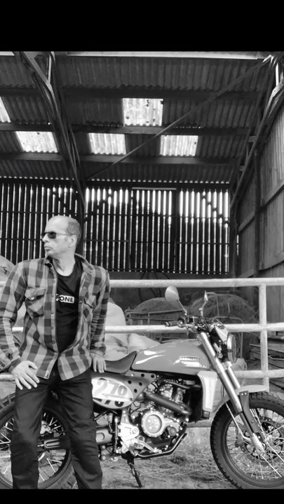 ➡️ Motolife : A Day in the Life / Linkin Park « The Emptiness »