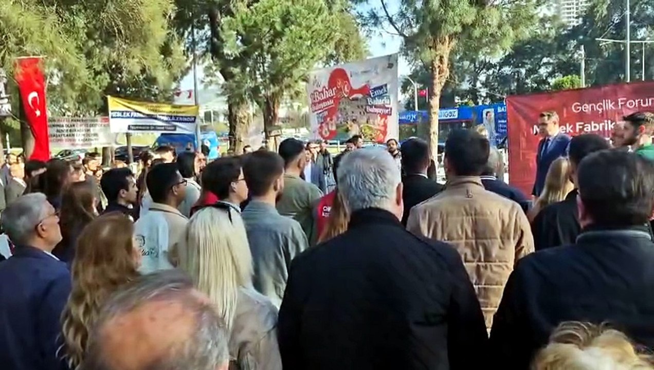 Meslek Fabrikası önünde Gençlik Forumu... Tugay: Sırtımızı dönersek kaybederiz