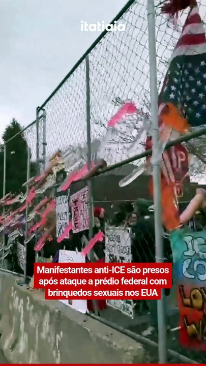Manifestantes anti-ICE são presos após ataque a prédio federal com brinquedos sexuais nos EUA