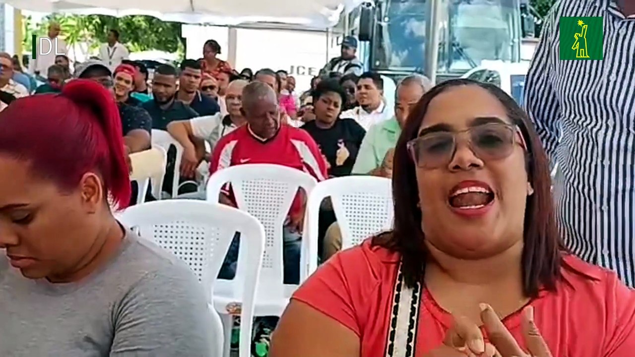 Legaron de madrugada y seis horas despues no habían obtenido la cédula