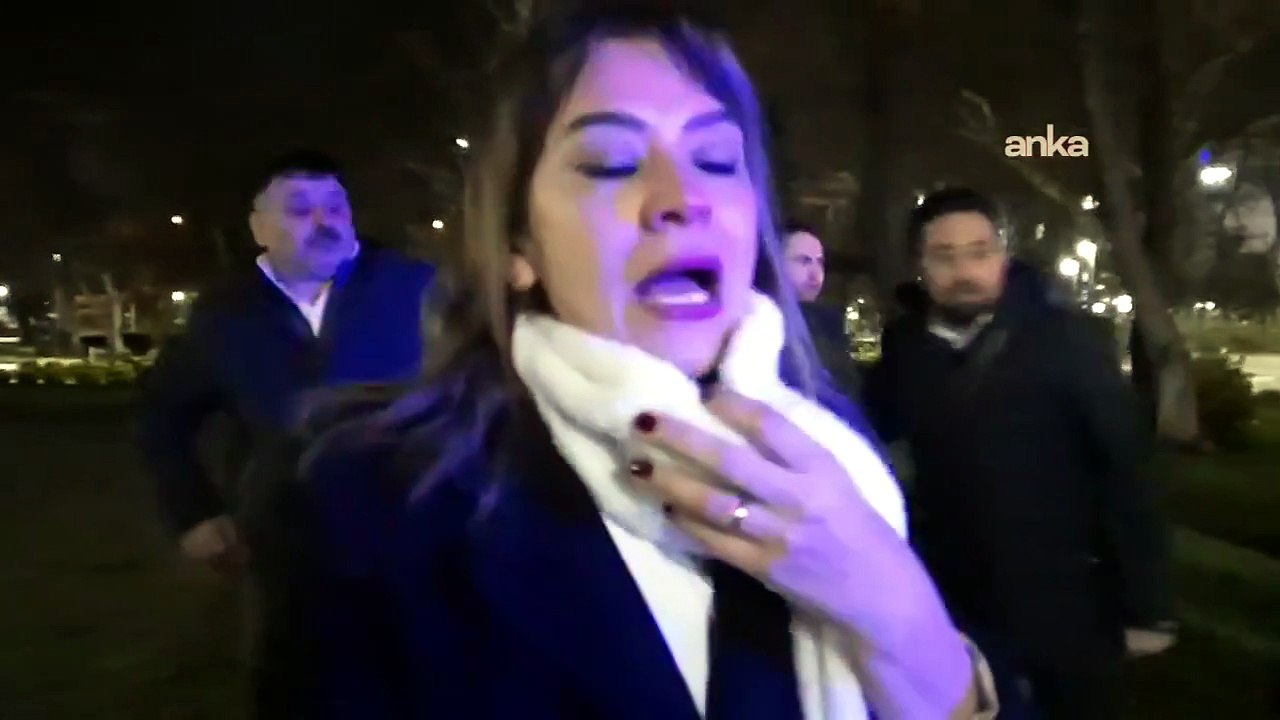 Adalet Bakanlığı'na yürümek isteyen CHP'lilere polis müdahalesi: Milletvekilleri biber gazına maruz kaldı