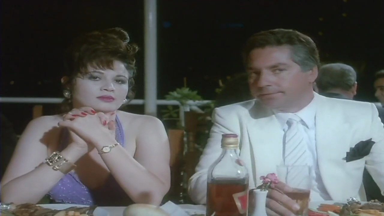 فيلم - خادمة ولكن - 1993