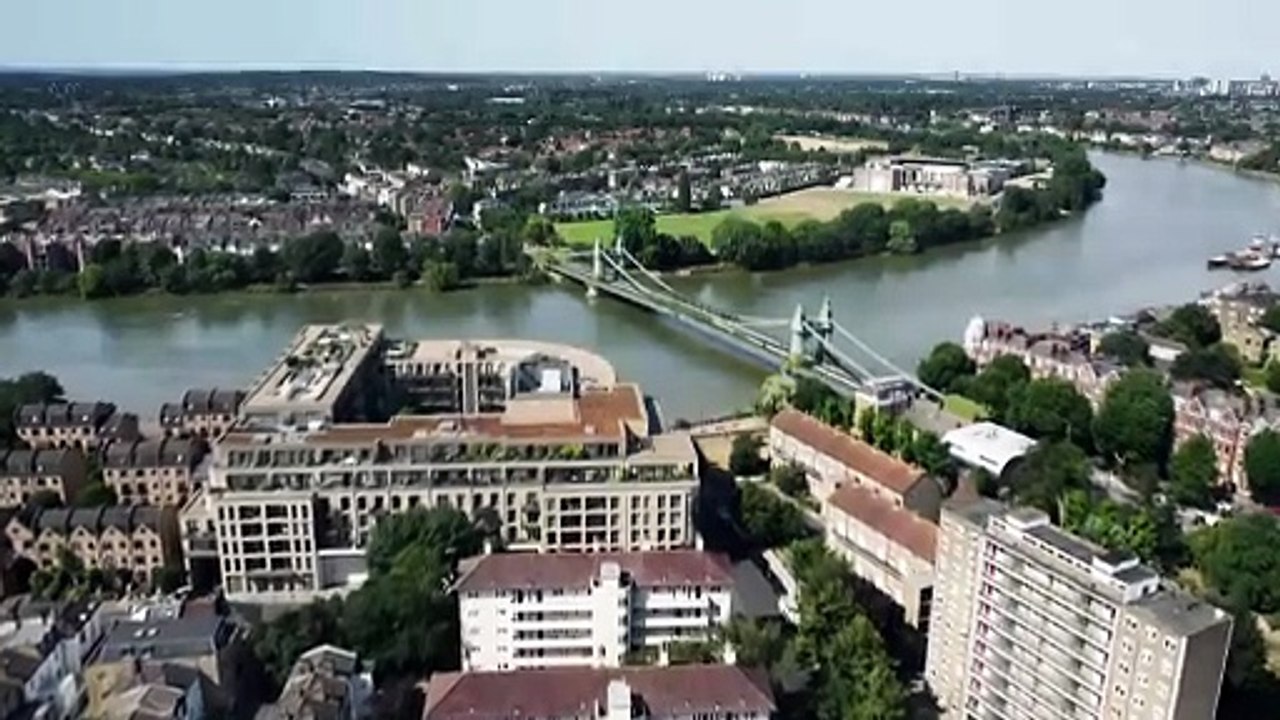 GPs Behind Closed Doors S09E04