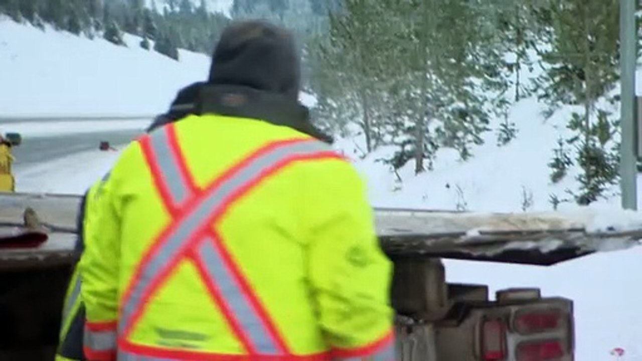 Highway Thru Hell S14E04 Under Pressure 1 H 264