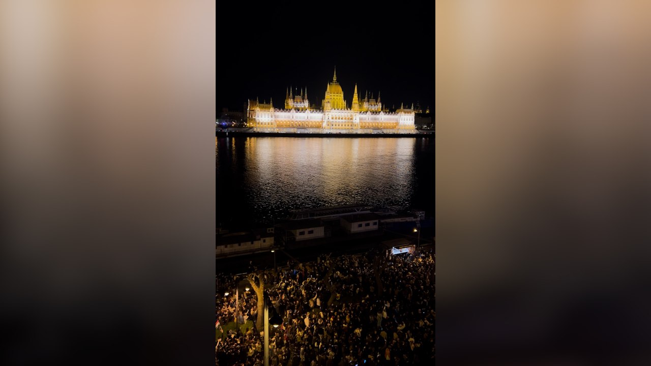 Budapest singt: 'We Are The Champions'