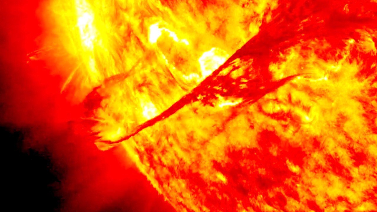 First-Ever Lab-Created Tiny Solar Flares