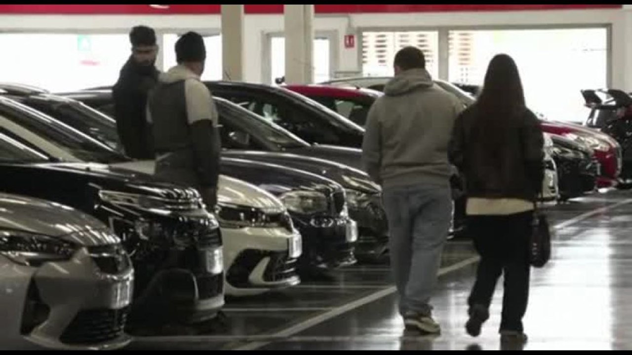 Auto, in Francia corsa alle ibride usate contro...