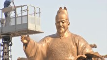 [서울] 광화문 세종대왕·이순신 장군 동상 '봄맞이 세척' / YTN
