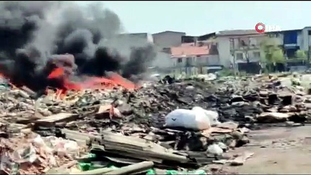 CHP’li Buca Belediyesi'nin vahşi çöp depolama alanında yangın çıktı