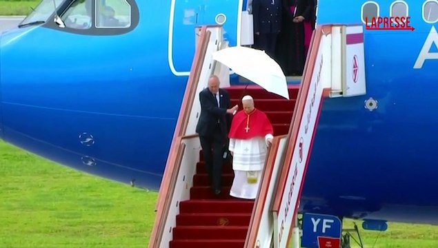 Papa arrivato in Algeria: accolto dal presidente Tebboune