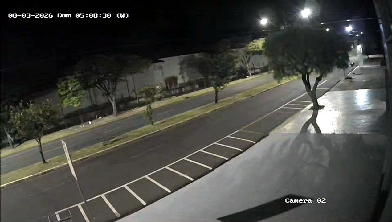 Queda de poste deixa região sem energia e expõe falha após alerta ignorado