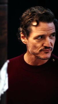 Pedro Pascal et sa séance dans le photomaton de Chanel