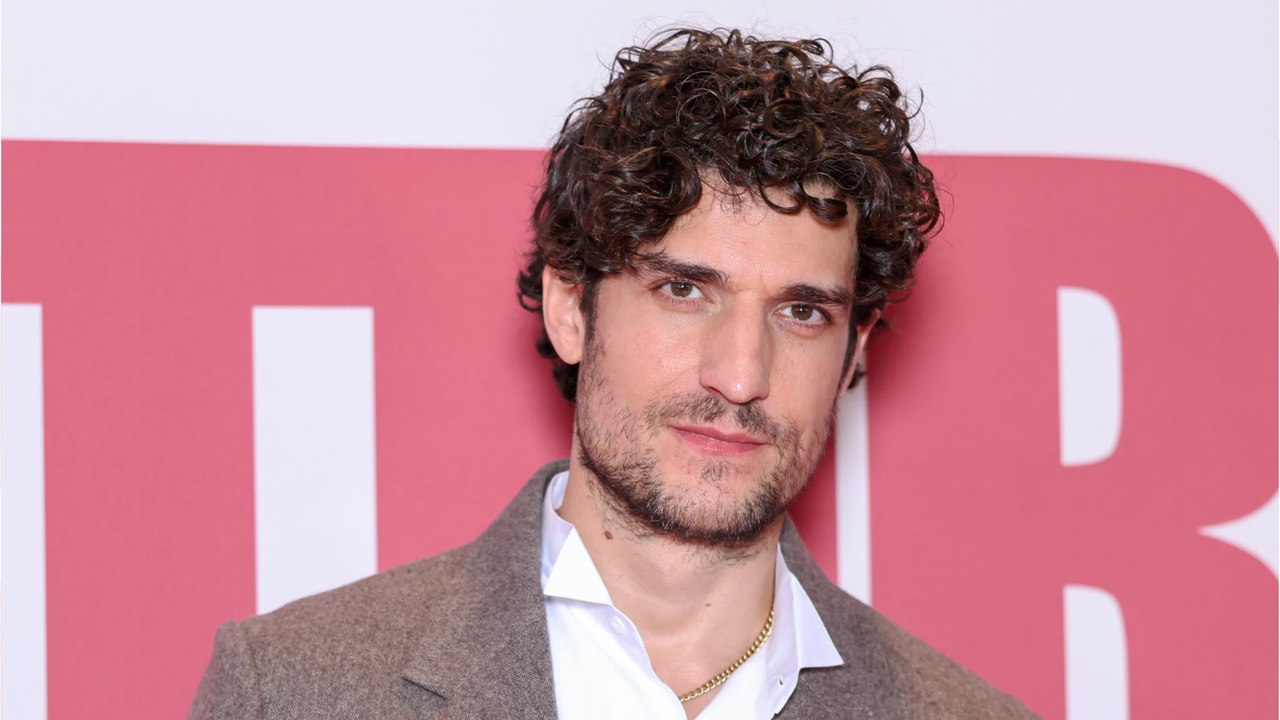 FEMME ACTUELLE - "Elle est super sympa” : Louis Garrel révèle que son ancienne petite-amie l’a recontacté après ses confidences dans la presse à son sujet