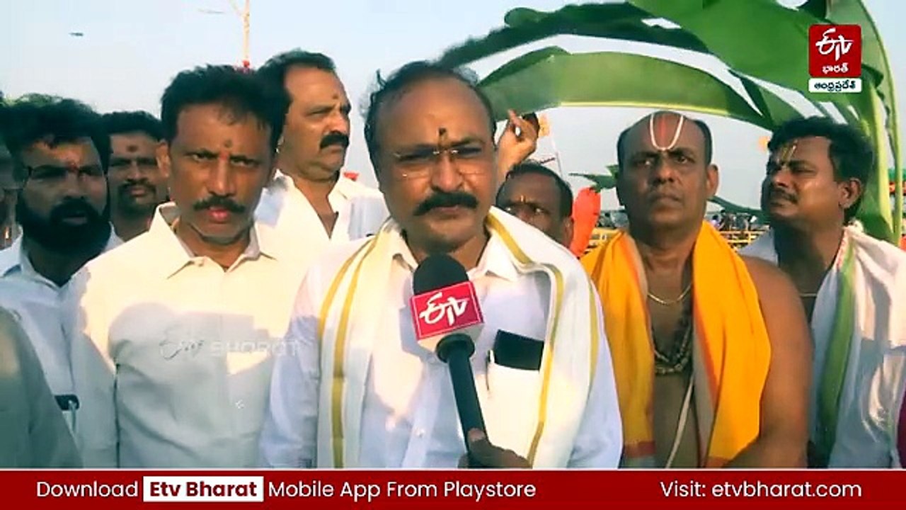 శాస్త్రోక్తంగా గోదావరిలో సీతారామలక్ష్మణ విగ్రహాల నిమజ్జనం