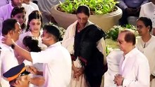 Ranveer Singh and Tabu Emotional Moments @ Asha Bhosle House