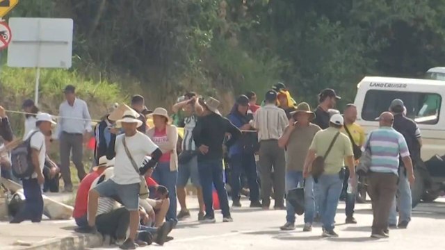 Millonarias pérdidas, vuelos cancelados y alimentos represados: estas son las afectaciones por bloqueos en Santander