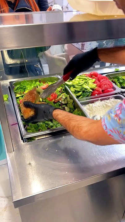 Un anonyme offre 20 kebabs aux sans-abris : la cagnotte explose pour cette bonne action !