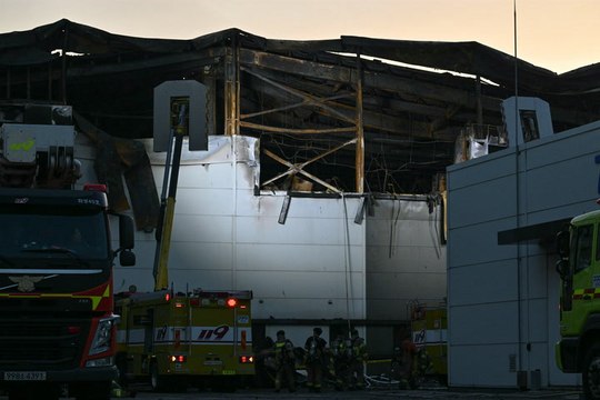 Incendio en una fábrica de baterías en Corea del Sur dejó al menos 22 muertos