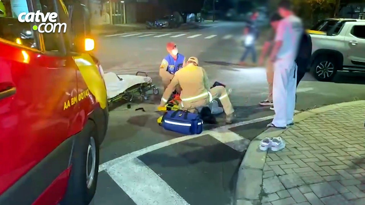 Siate socorre adolescente de 13 anos, vítima de batida entre carro e moto elétrica em Cascavel