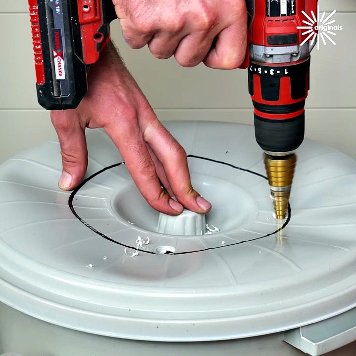 Save water with this simple rain barrel trick🌧️