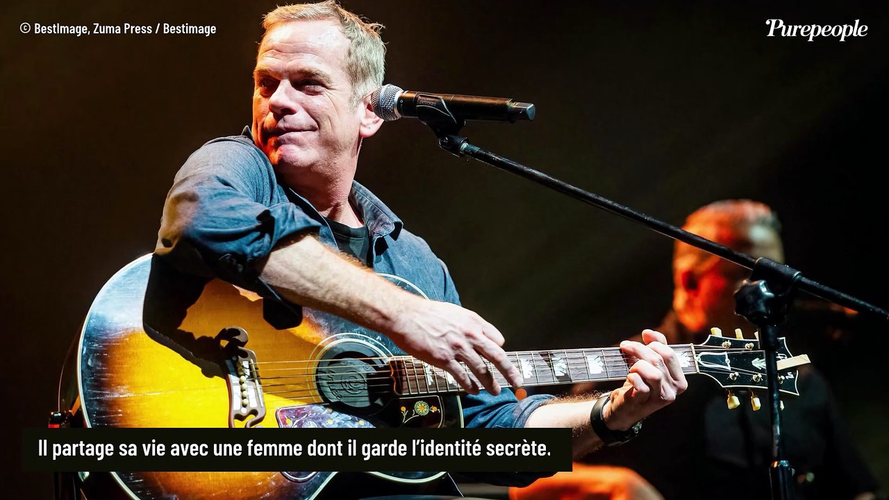 Garou épanoui auprès de la femme qui partage sa vie, leur vie loin des projecteurs