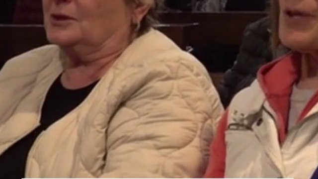 Massa, il dolore di famigliari e amici per la morte di Giacomo Bongiorni, ucciso in piazza dopo un'aggressione: «Non si può morire così»