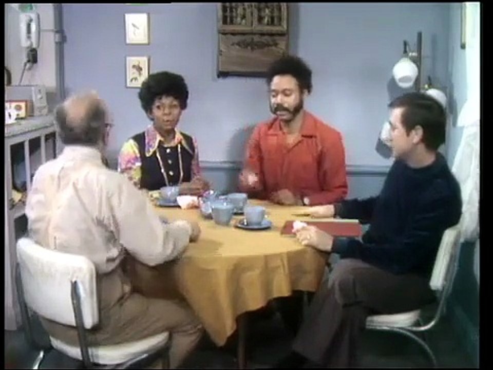 Sesame Street S01E043 (Episode 0043) - The cast introduces L, Q and Y; Kermit explains big and small