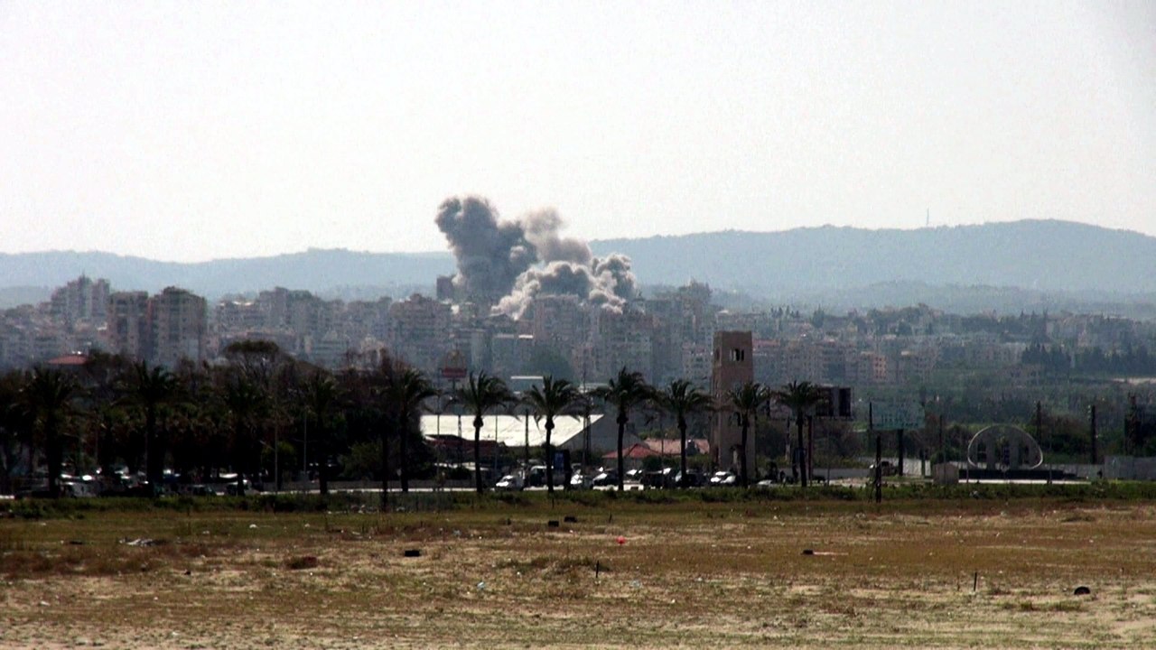 Smoke billows as Israeli strikes near South Lebanon city