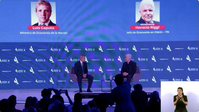 Caputo habló del dato incómodo de inflación y le dejó una advertencia a los empresarios