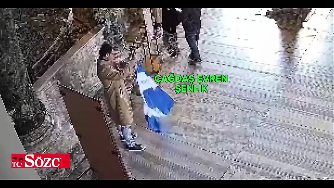 Ayasofya'da bayrak provokasyonu: 2 Yunan turist tutuklandı