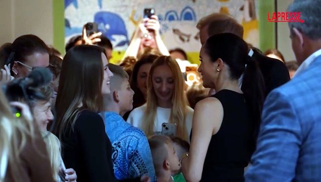 Australia, il principe Harry e Meghan visitano un ospedale pediatrico