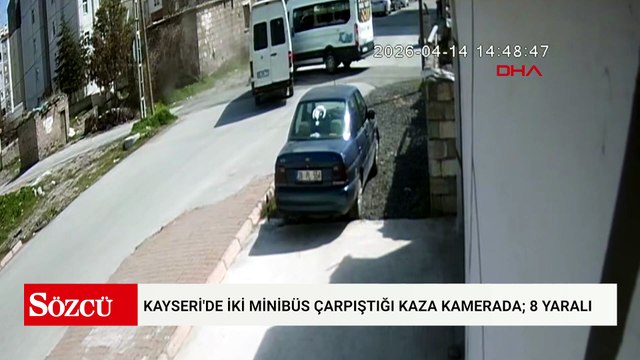 Kayseri'de iki minibüs çarpıştığı kaza kamerada; 8 yaralı
