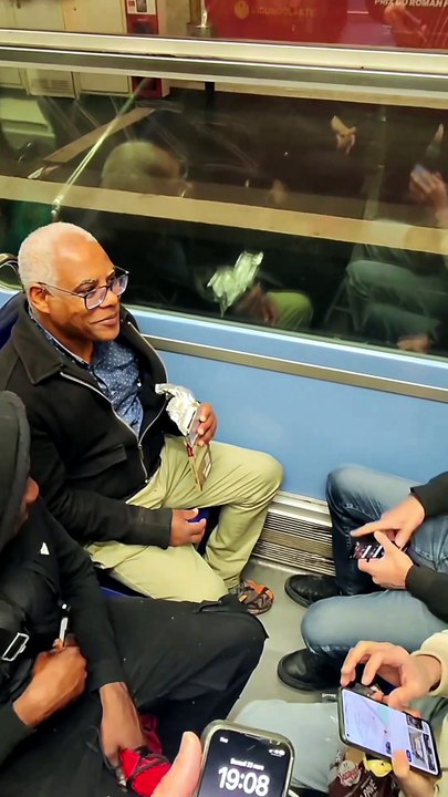 Prank - Fausses annonces dans le metro