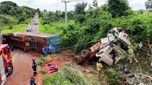 Condutor de carreta morre preso às ferragens após capotamento entre Ivaté e Icaraíma