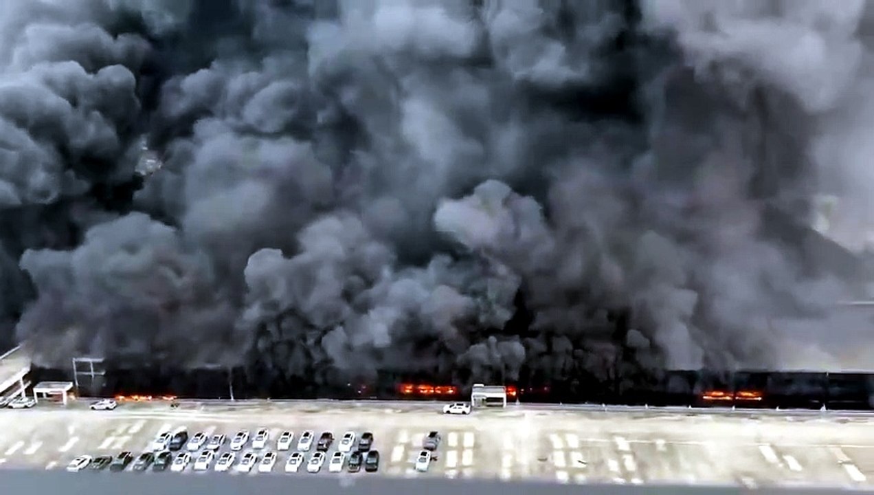 Massive Fire Erupts at BYD Facility in Shenzhen — Shocking Blaze Engulfs Major EV Site | Drama Cycle