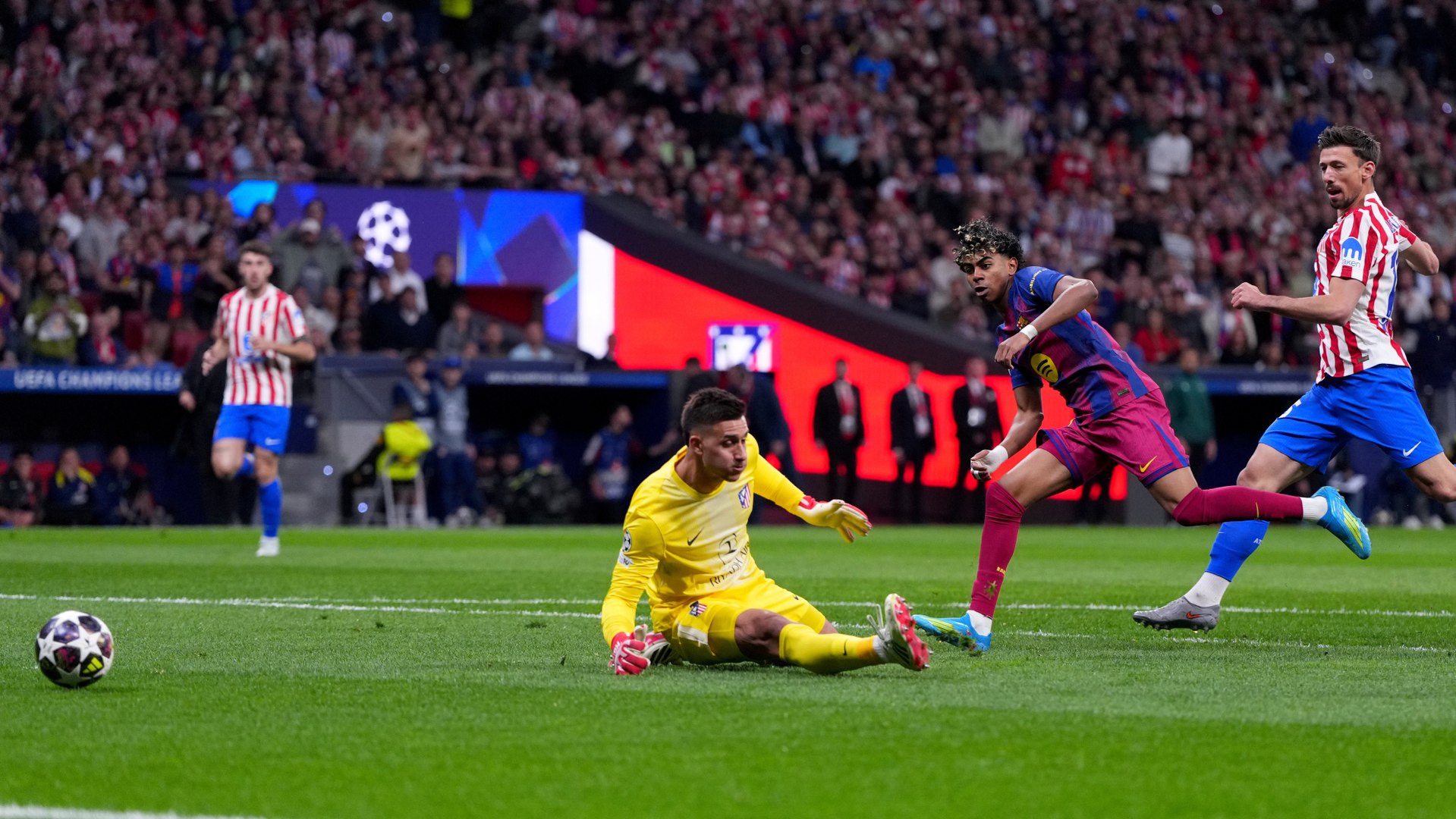 El incomprensible error de Lenglet en el gol de Lamine Yamal... que le pudo costar muy caro
