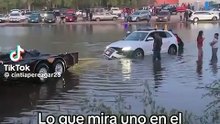ASÍ QUEDO UN AUDI EN EL RÍO TUNAL