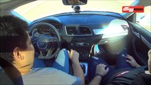 E se engatarmos a ré com o carro andando para a frente?