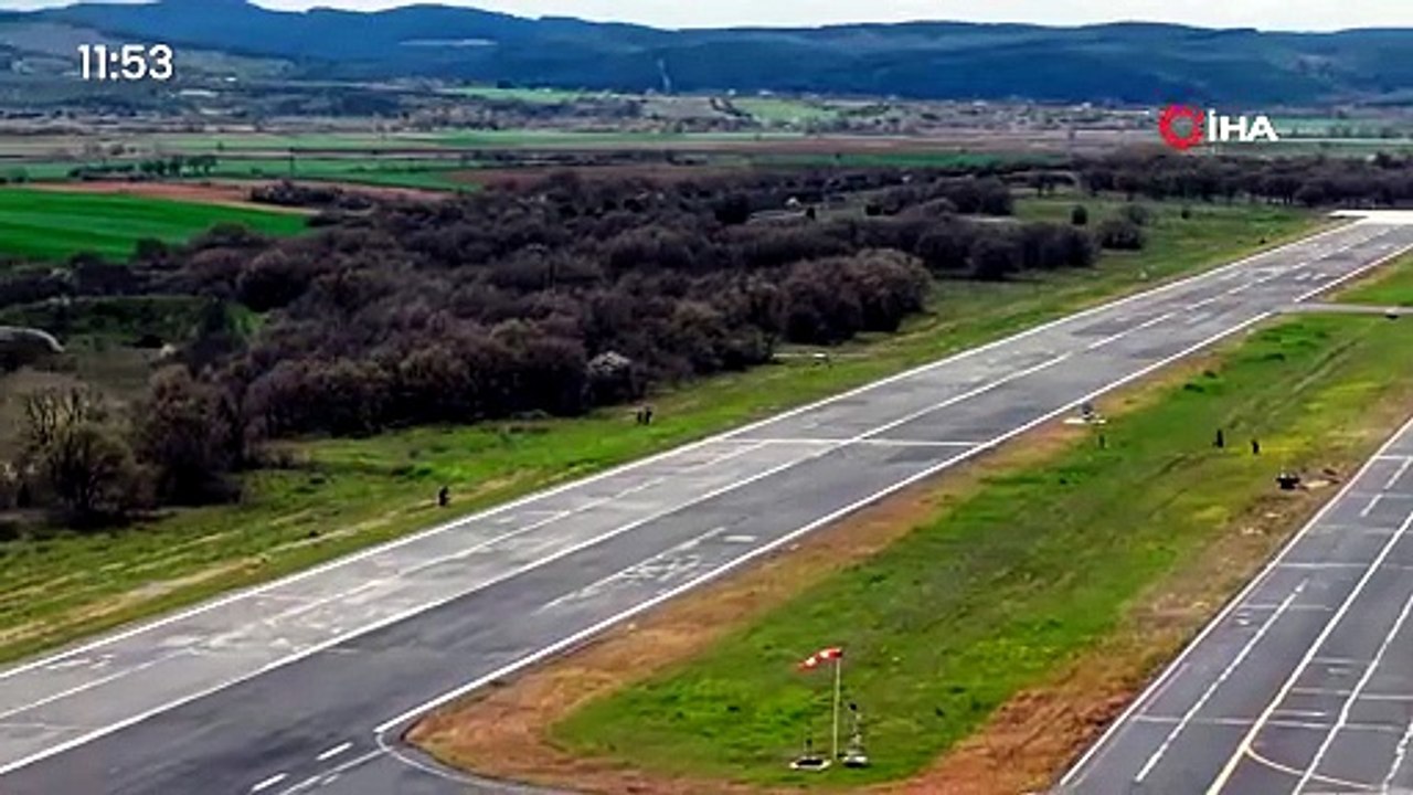 Türkiye'nin yerli kamikaza İHA'larından gövde gösterisi: 5'li sürü otonom olarak havalandı!